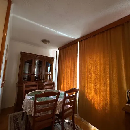 Vakantiehuis Vratnik